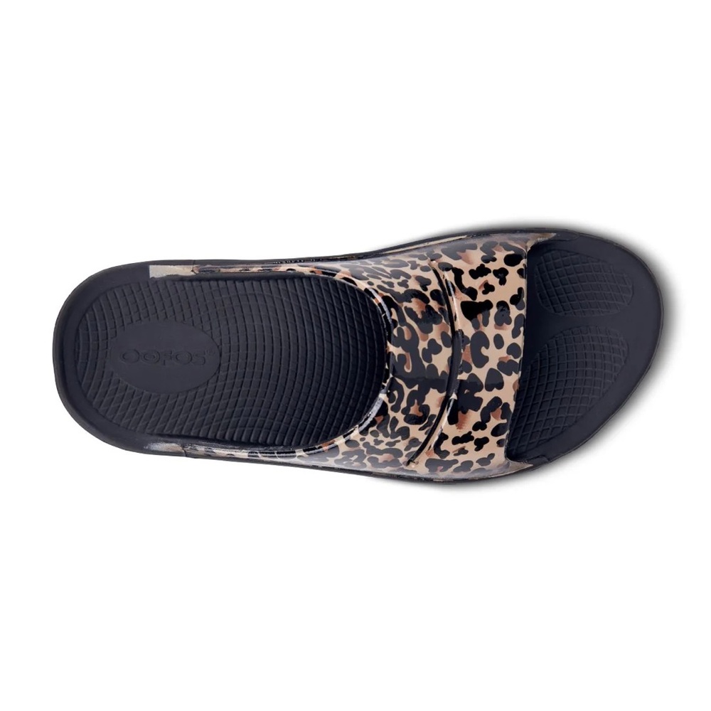 OOFOS OOaah Limited Slide Sandals. Size 6